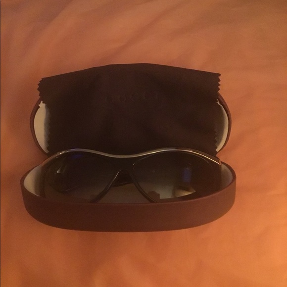 GUCCI GLASSES 🤓 🔥🔥🔥ONLY $168🔥🔥🔥GREAT DEAL. - Picture 8 of 9